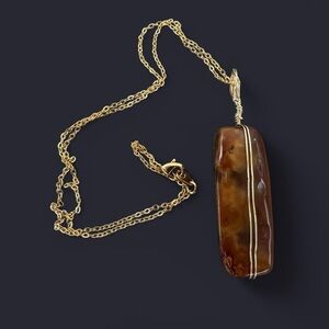 Agate Stone Pendant Gold Necklace